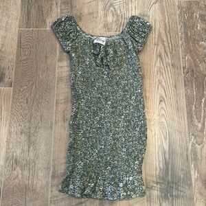 Love Daisy Kids Green Floral Dress Size Small